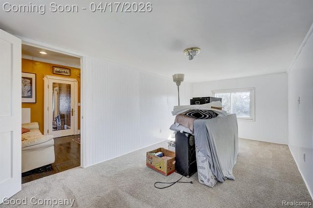 812 E George Avenue, Hazel Park, MI 48030