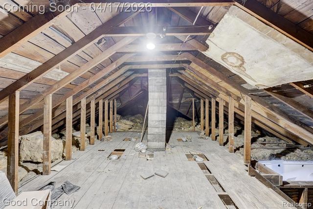 812 E George Avenue, Hazel Park, MI 48030