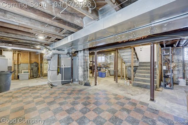 812 E George Avenue, Hazel Park, MI 48030