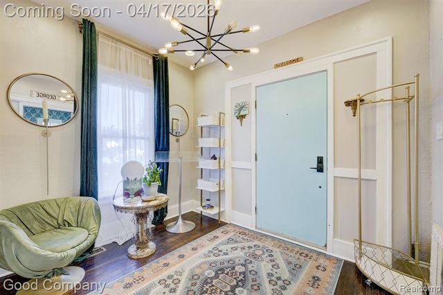 812 E George Avenue, Hazel Park, MI 48030