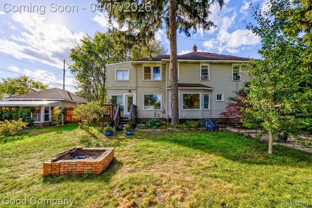 812 E George Avenue, Hazel Park, MI 48030
