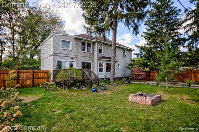 812 E George Avenue, Hazel Park, MI 48030