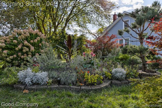 812 E George Avenue, Hazel Park, MI 48030