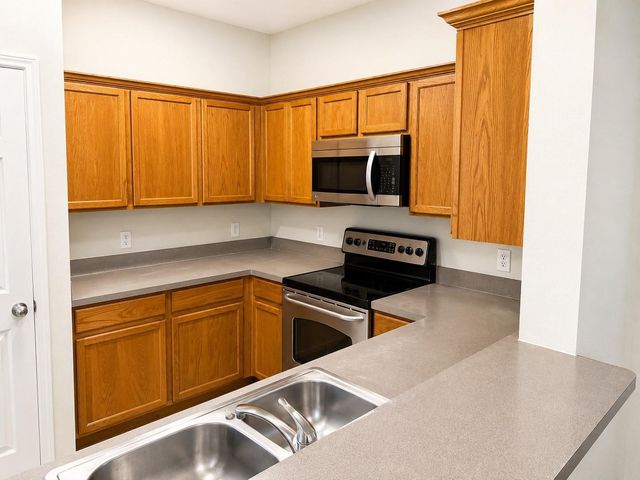 10633 Traymore Drive, Fort Worth, TX 76244