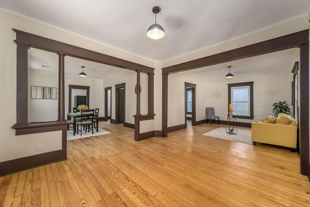 205 N Sedgwick St, Wichita, KS 67203