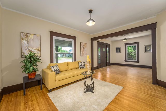 205 N Sedgwick St, Wichita, KS 67203