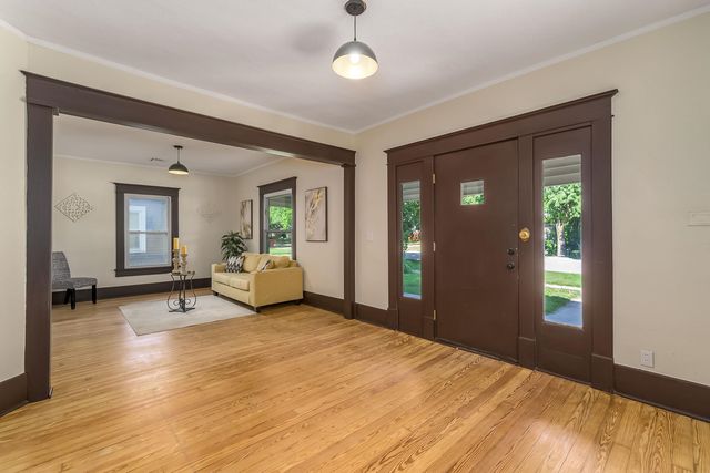 205 N Sedgwick St, Wichita, KS 67203
