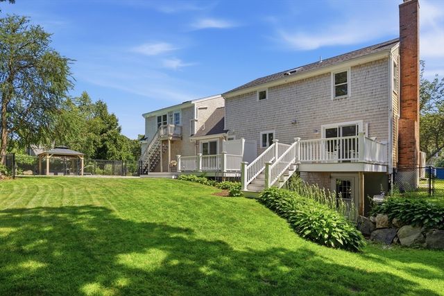 10 Old Colony Way, Yarmouth, MA 02664