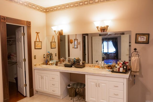 94 Givens, Morrilton, AR 72110