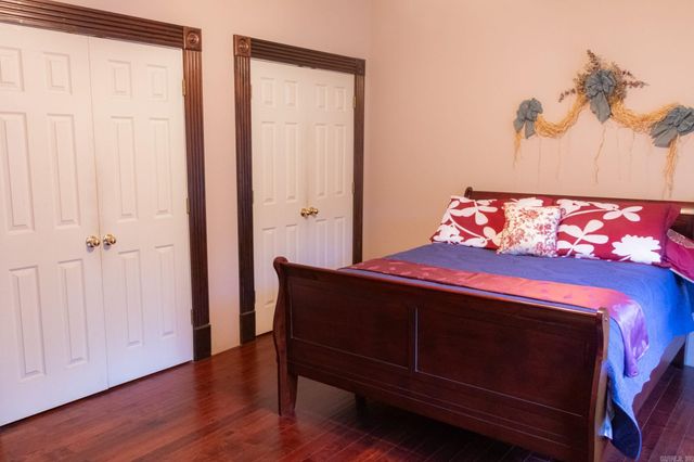 94 Givens, Morrilton, AR 72110