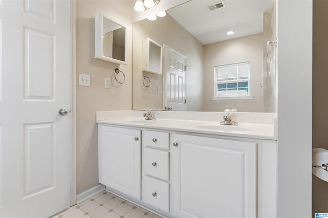 5174 SCARLET OAK CIRCLE, Bessemer, AL 35022