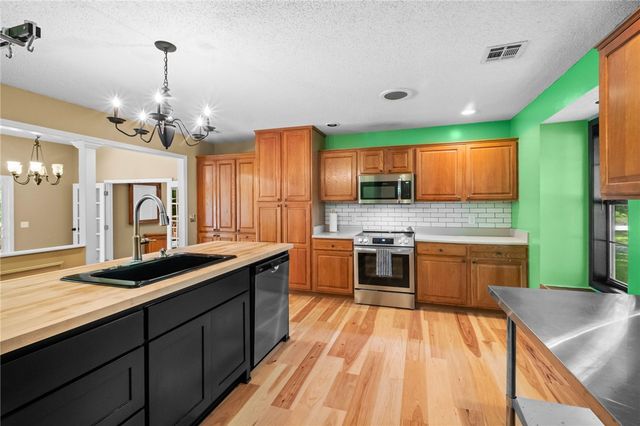 11013 Lakeside Drive, Rogers, AR 72756