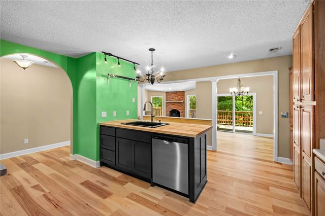 11013 Lakeside Drive, Rogers, AR 72756