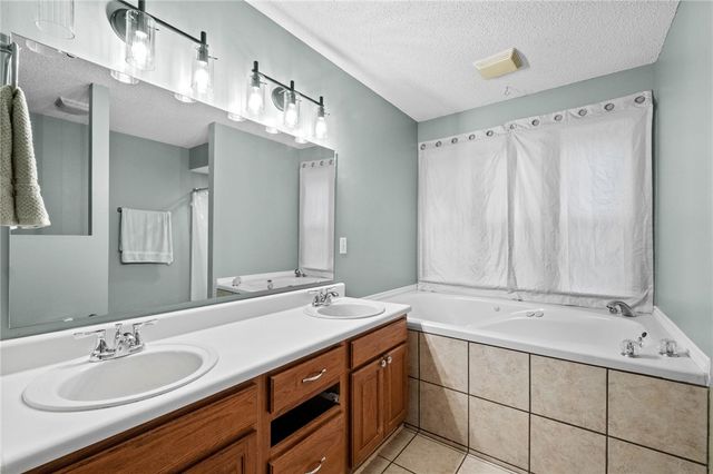 11013 Lakeside Drive, Rogers, AR 72756
