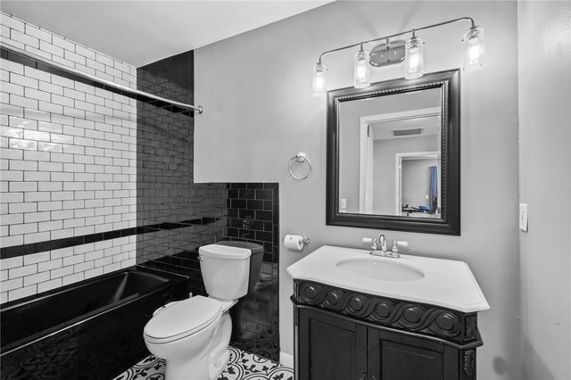 11013 Lakeside Drive, Rogers, AR 72756