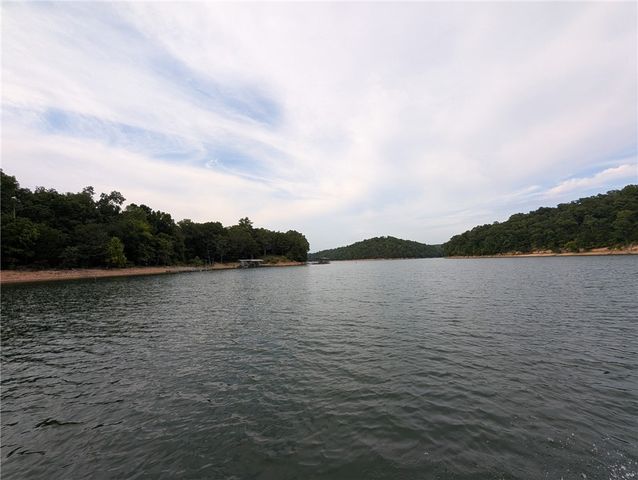 11013 Lakeside Drive, Rogers, AR 72756