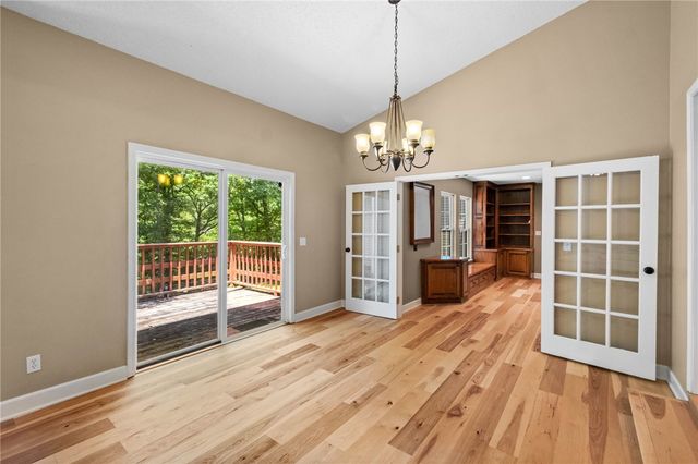 11013 Lakeside Drive, Rogers, AR 72756
