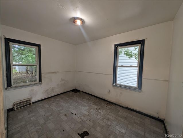 20030 McCormick Street, Detroit, MI 48224