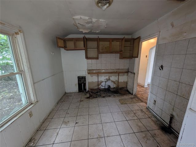 20030 McCormick Street, Detroit, MI 48224