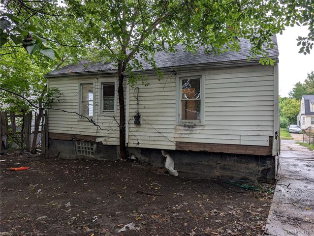 20030 McCormick Street, Detroit, MI 48224