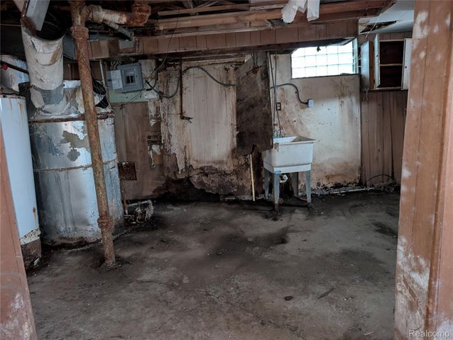 20030 McCormick Street, Detroit, MI 48224