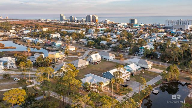 712 Pine Lane, Gulf Shores, AL 36542