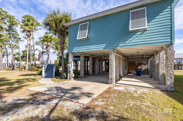712 Pine Lane, Gulf Shores, AL 36542