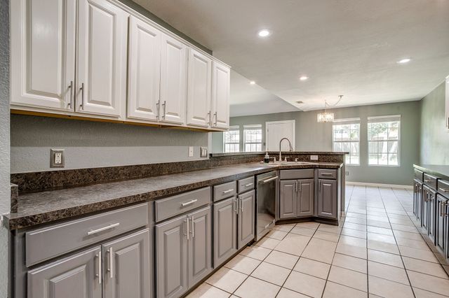 202 Woodlawn Drive, Keene, TX 76059