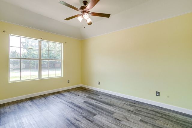 202 Woodlawn Drive, Keene, TX 76059