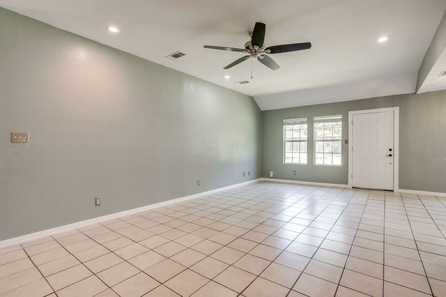 202 Woodlawn Drive, Keene, TX 76059