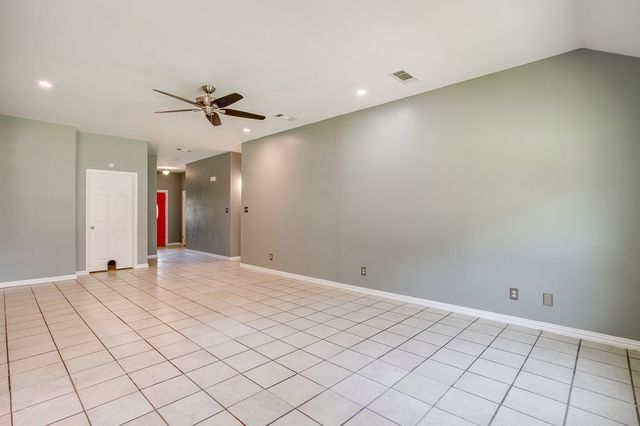 202 Woodlawn Drive, Keene, TX 76059