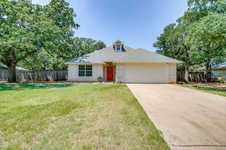 202 Woodlawn Drive, Keene, TX 76059