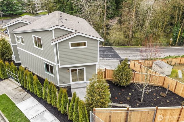 404 Edmonds Ave NE, Renton, WA 98056