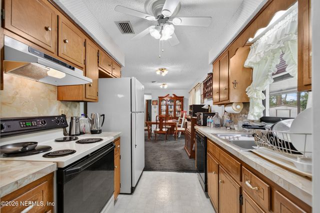 298 PEARWOOD Circle E, Middleburg, FL 32068