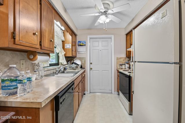 298 PEARWOOD Circle E, Middleburg, FL 32068