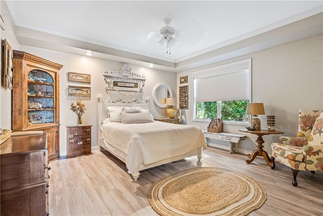 8525 Seacrest Drive, Vero Beach, FL 32963