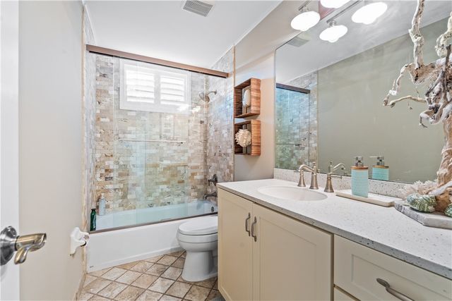 8525 Seacrest Drive, Vero Beach, FL 32963