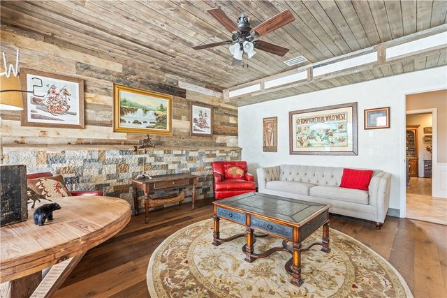 8525 Seacrest Drive, Vero Beach, FL 32963