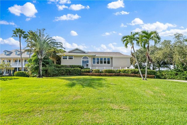 8525 Seacrest Drive, Vero Beach, FL 32963