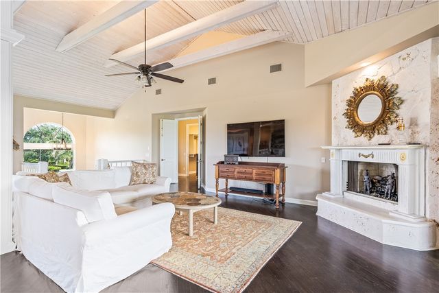 8525 Seacrest Drive, Vero Beach, FL 32963