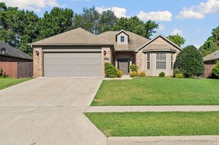 1187 Blue Willow Avenue, Fayetteville, AR 72701