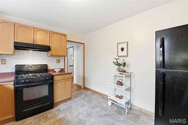 3829 Burgen Avenue, St Louis, MO 63116
