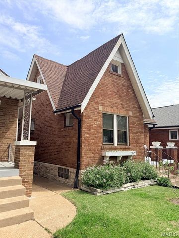 3829 Burgen Avenue, St Louis, MO 63116
