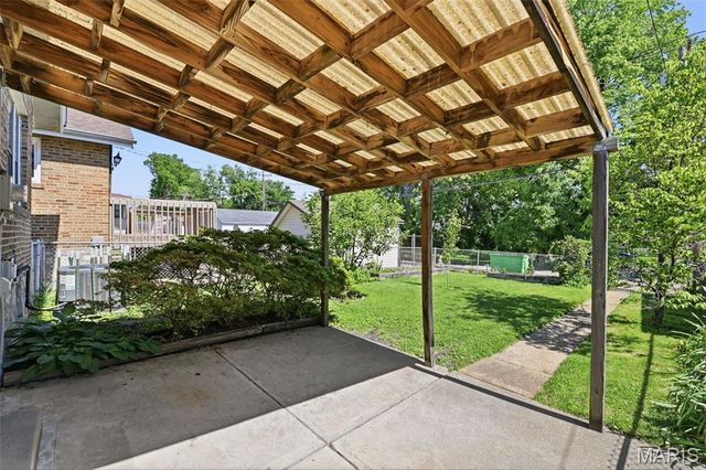 3829 Burgen Avenue, St Louis, MO 63116