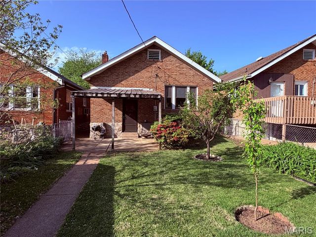 3829 Burgen Avenue, St Louis, MO 63116