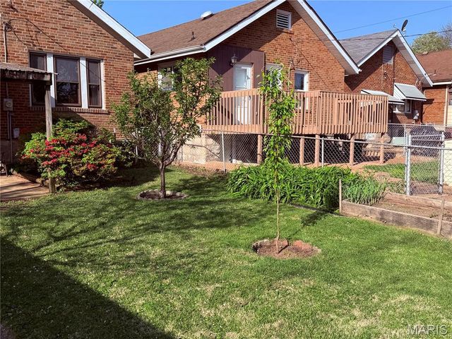 3829 Burgen Avenue, St Louis, MO 63116