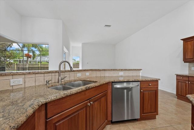 7595 TRILLIUM BOULEVARD, Sarasota, FL 34241