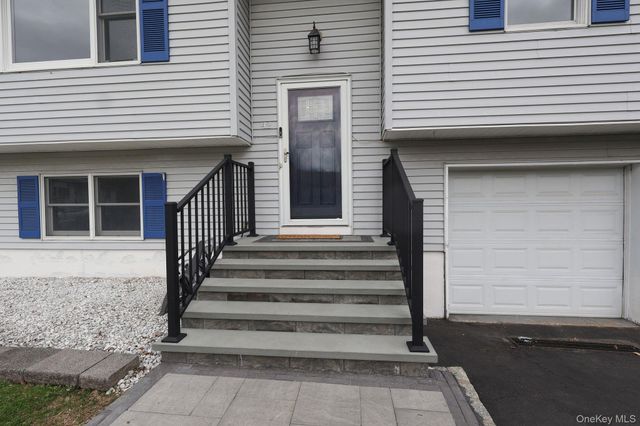 42 Rutledge Avenue, Highland Mills, NY 10930