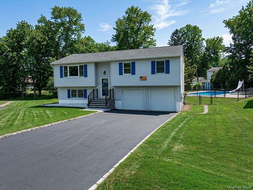 42 Rutledge Avenue, Highland Mills, NY 10930