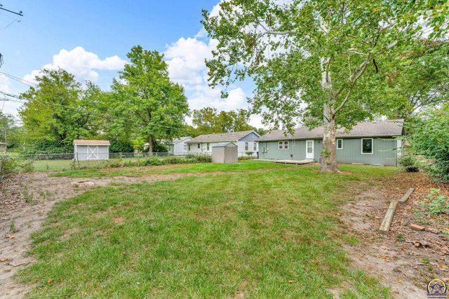 1609 SW Burnett RD, Topeka, KS 66604